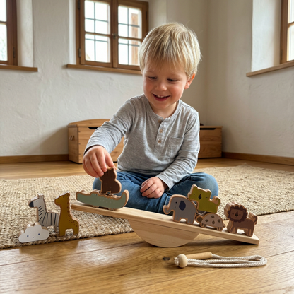 Montessori Balance-Wippe mit Holzsteinen