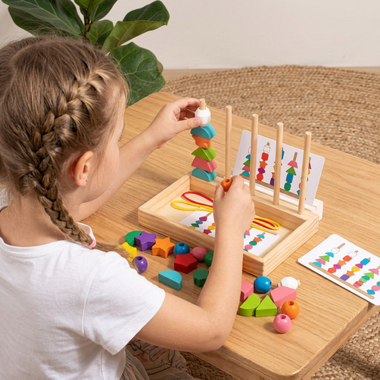 Montessori-Formen- und Farbenspiel