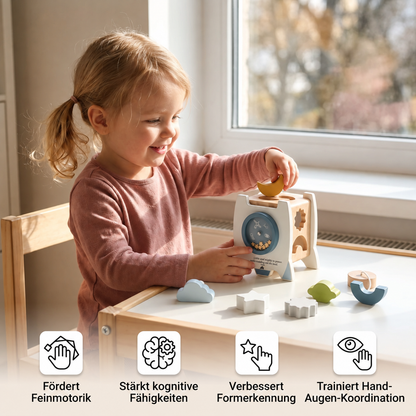 Handgefertigte Montessori-Holzrakete mit verschiedenen Formen und Farben
