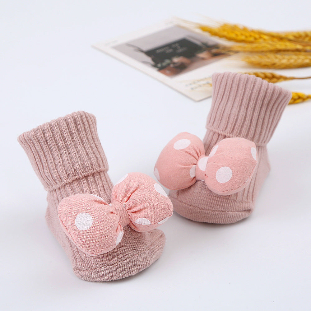 Baby-Plüschsocken mit Spielzeugmotiv