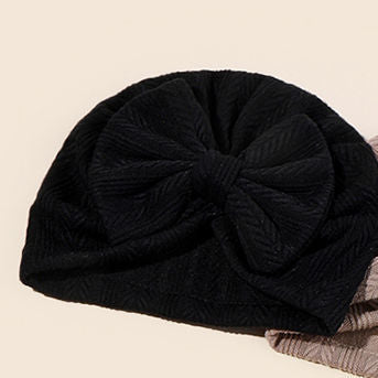 Geraffter Baby-Turban mit Schleife – Weiche Strickmütze für Neugeborene