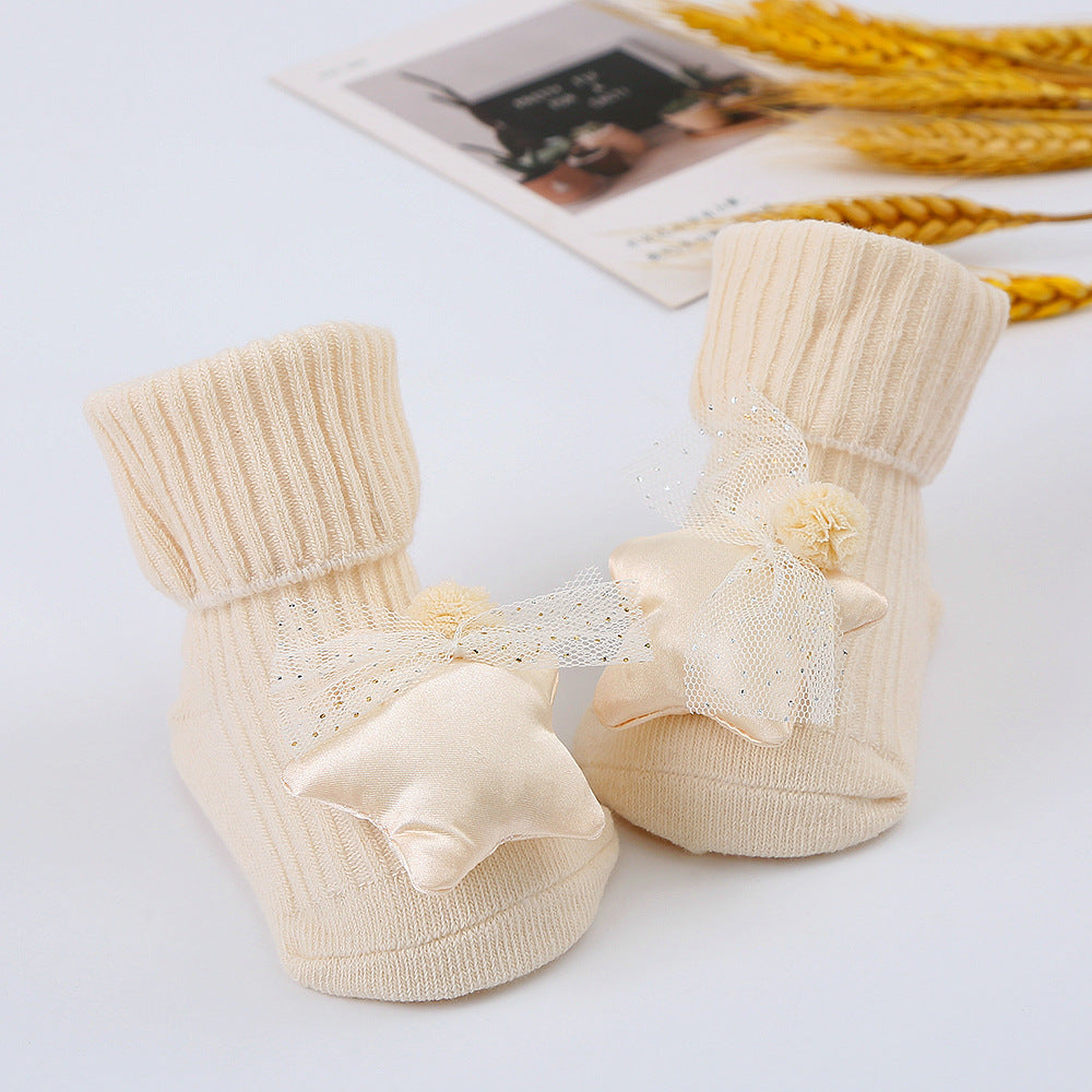 Baby-Plüschsocken mit Spielzeugmotiv