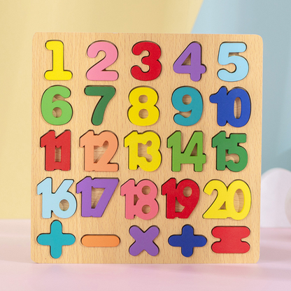 Einfaches Holzpuzzle mit Formen, Zahlen und Buchstaben