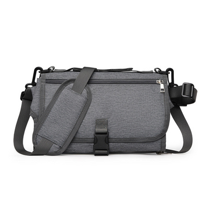 Kompakte Wickelunterlage mit Taschen für unterwegs